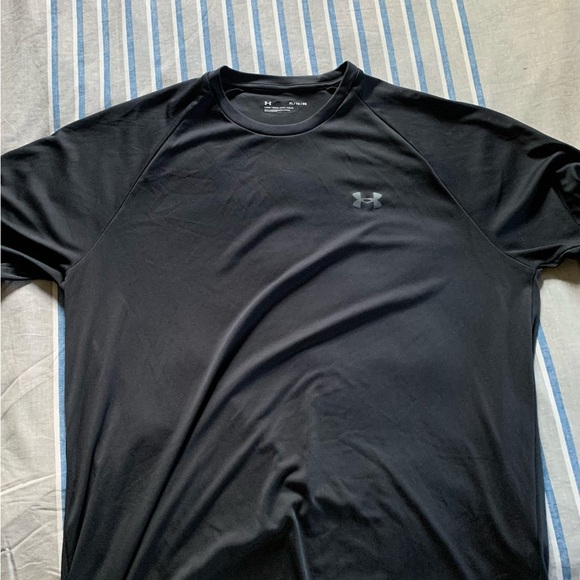 Under armour tee - Picture 1 of 3